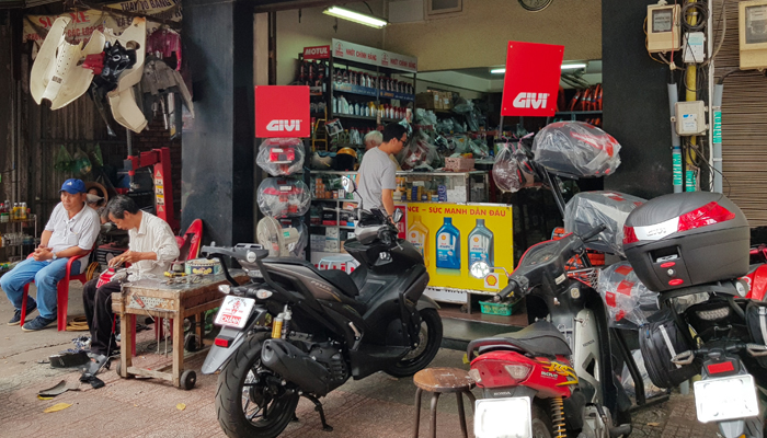 Shop phụ kiện xe máy - Xuân Phúc